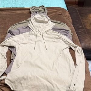 Set of Women’s Lightweight Hooded Long-Sleeve hoodie - Beige, green and grey.